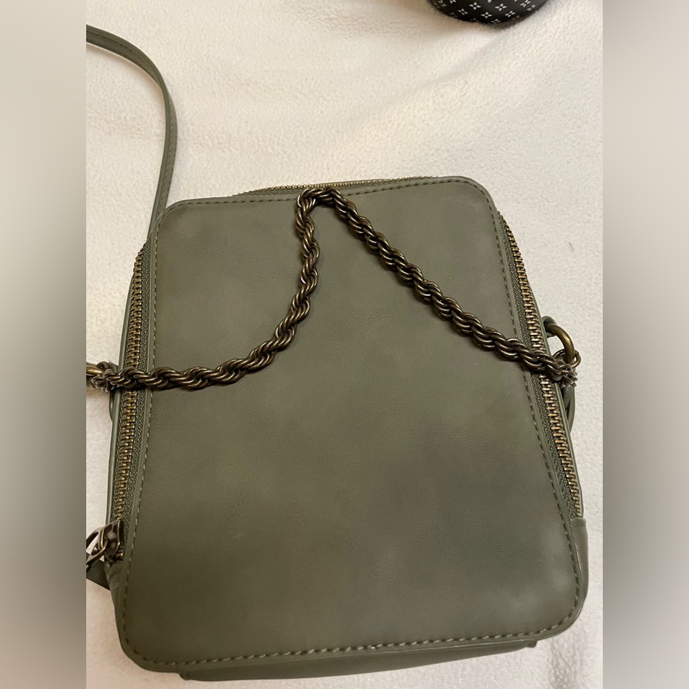 Universal Thread Crossbody - image 3